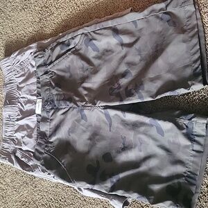 Two-EUC, Shorts, 1-Old Navy Lt Wt Camo, 1 Gray, 10-12 Cargo Urban 70% Cotton